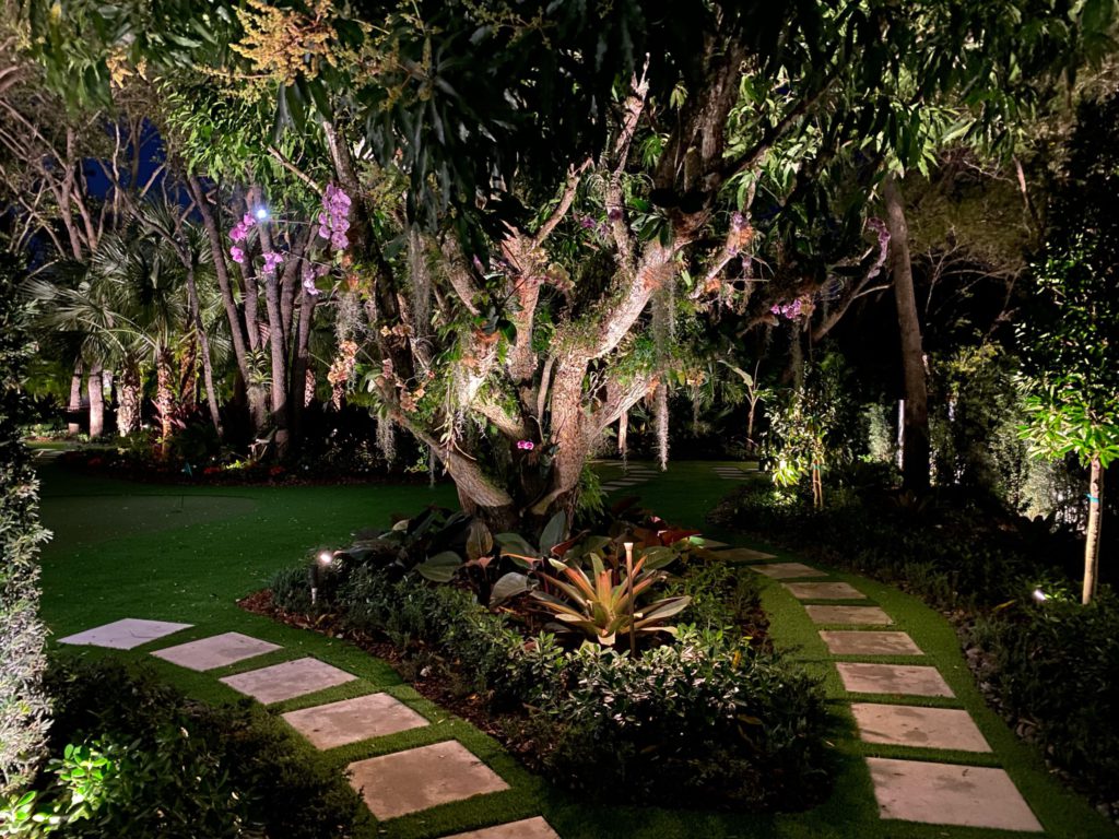 Contemporary_walkway